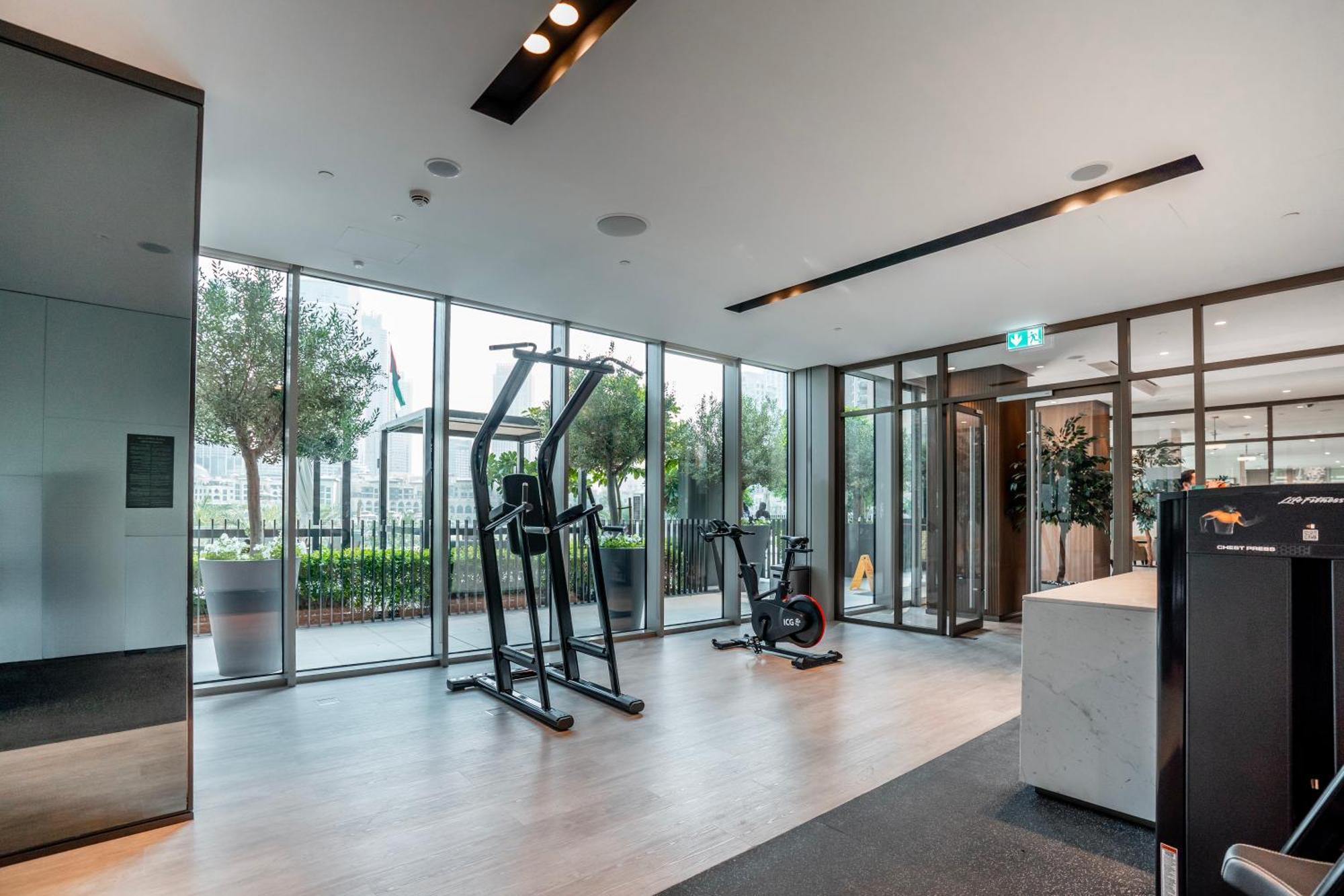 Luxury 1-bedroom In Downtown I Walk To Mall And Fountains * Dubai