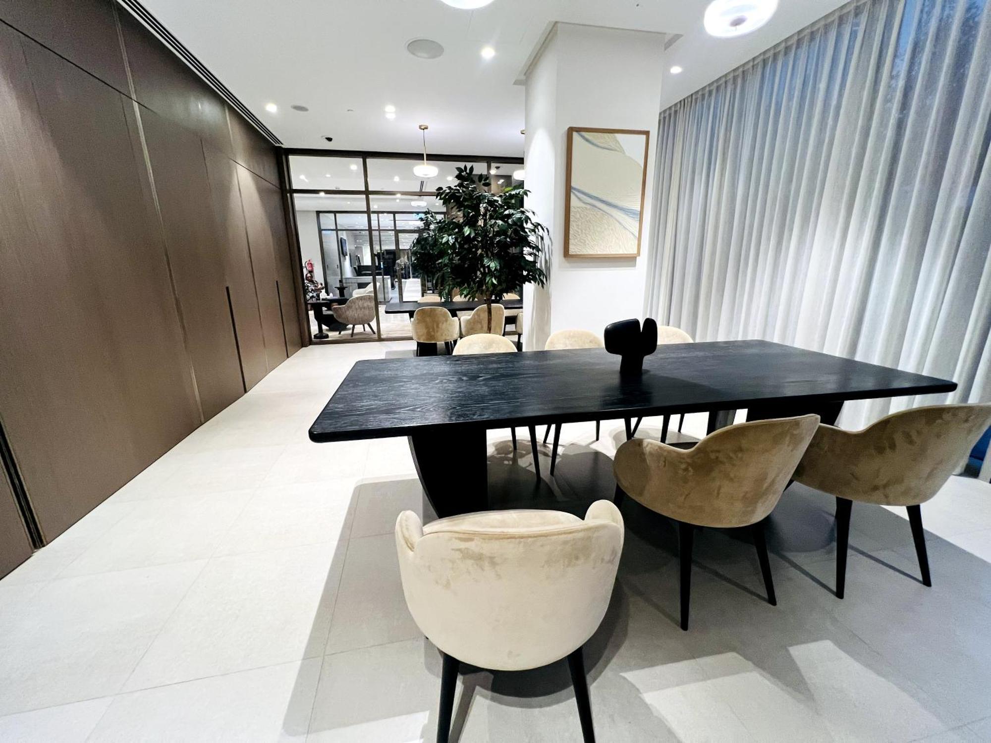 Apartment Prime 2br Burj Khalifa & Fountain Views *