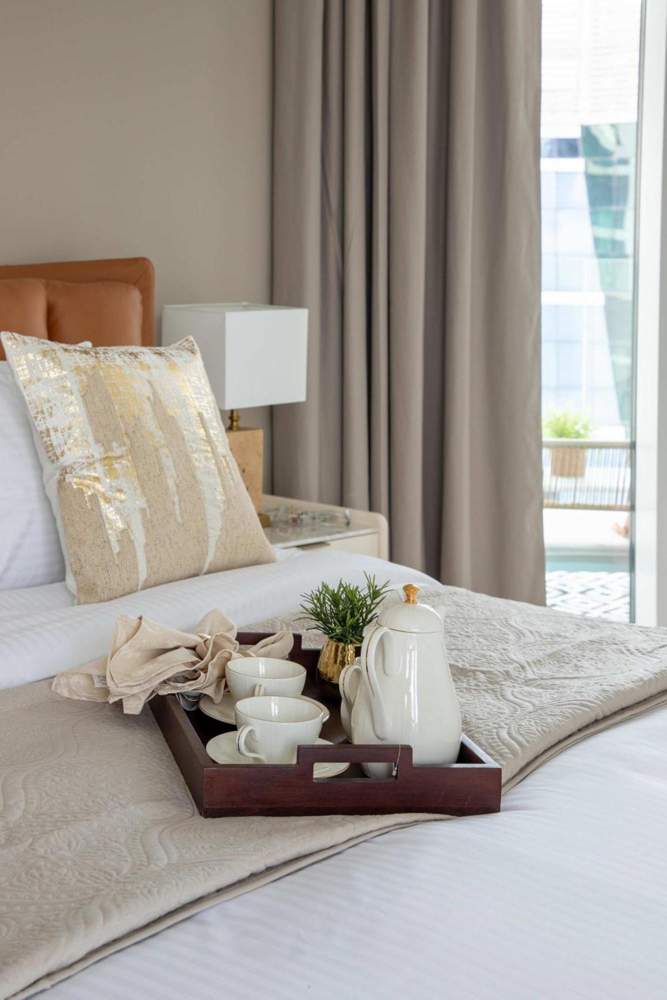 Frank Porter - Urban Oasis Apartment *