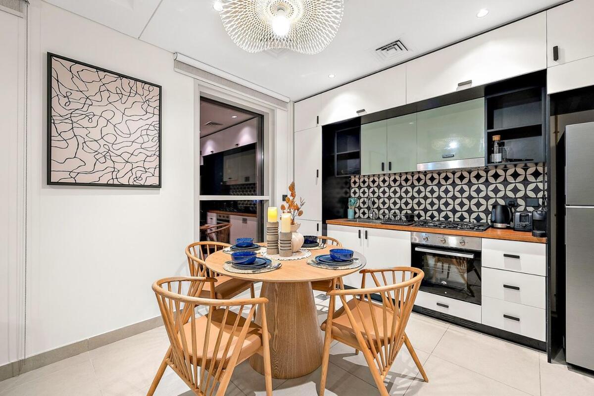 First Class 2br Sophisticated & Luxurious