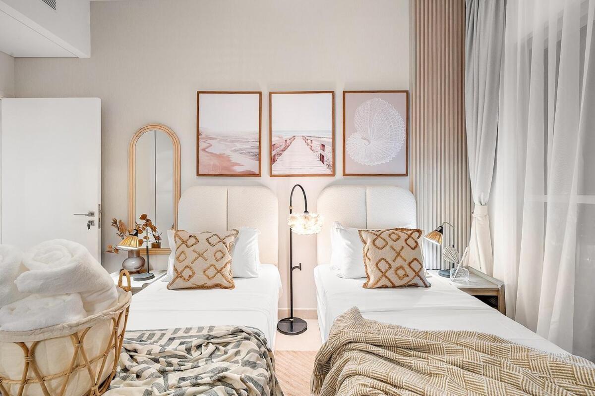 Apartment First Class 2br Sophisticated & Luxurious Dubai