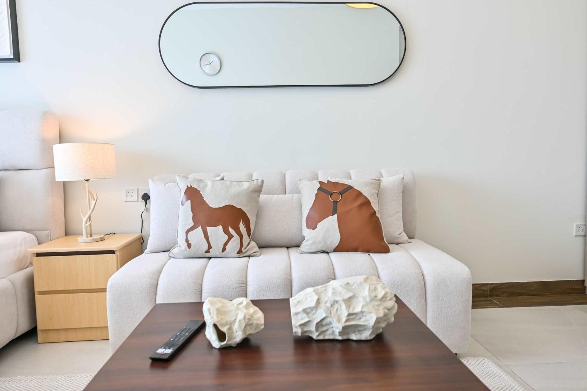 Luxurious With Bay View In Sol Bay Dubai