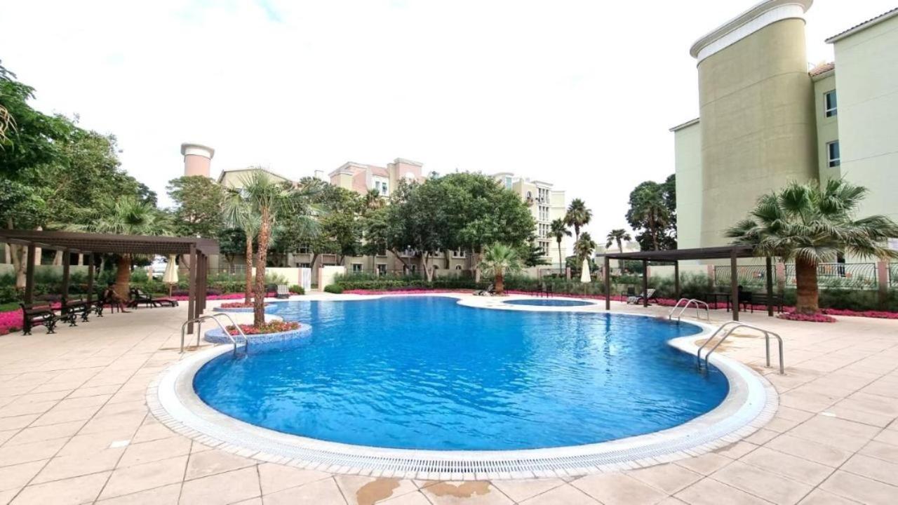 Apartment White Sage Incredible Next To Metro *