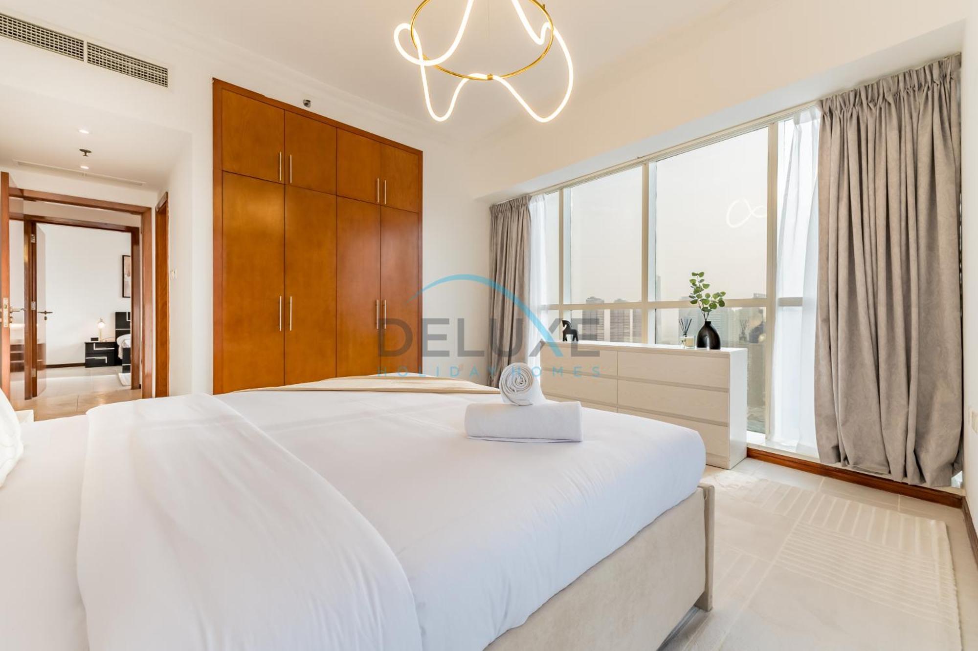Stunning 2br With Assistant In Mag 214, Jumeirah Towers By Deluxe Homes Dubai