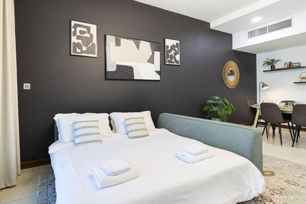 2br On 30th Floor In Jlt Near Metro & Walking Distance To Jbr Beach, Marina Apartment *