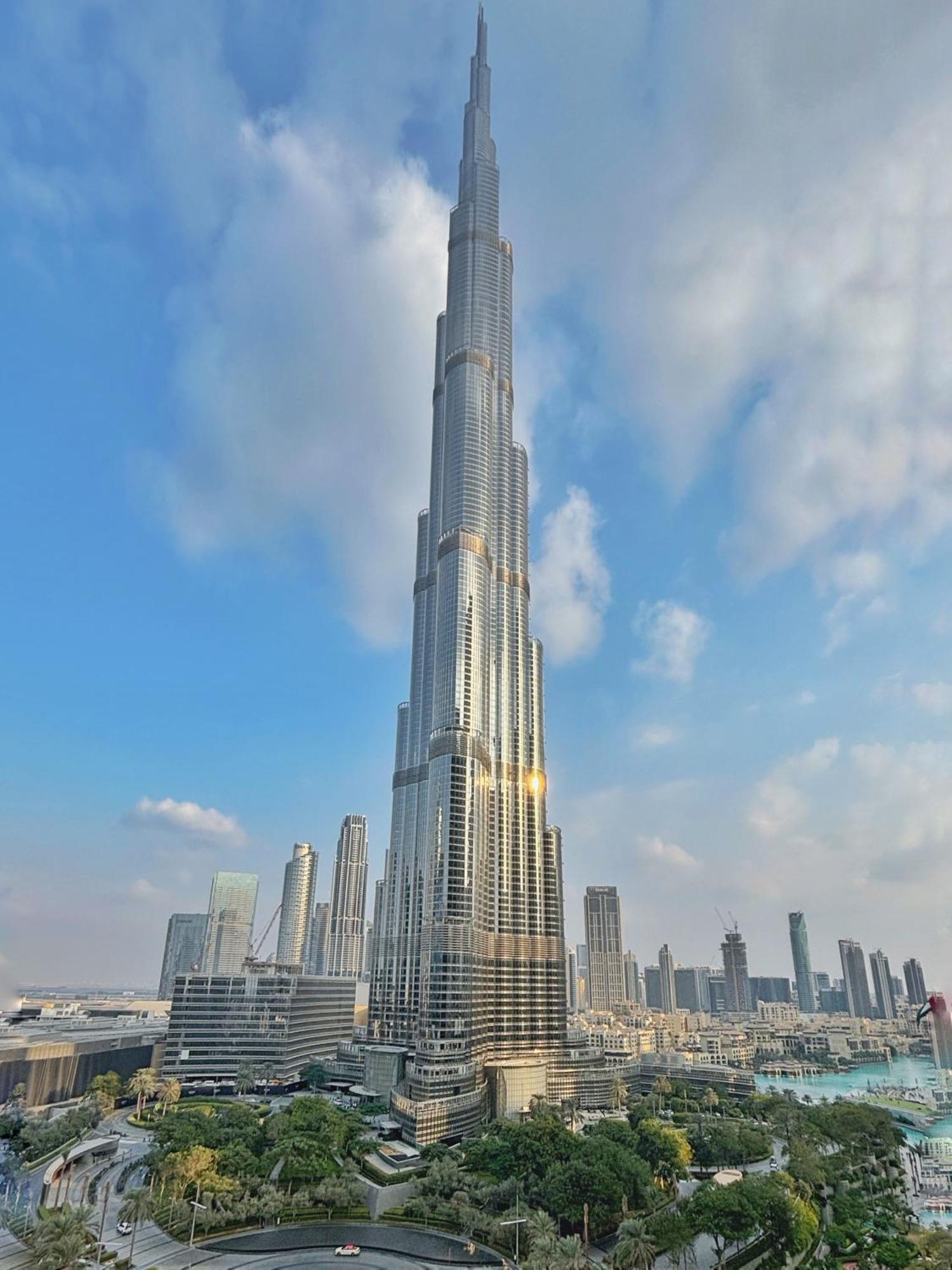 Stunning Burj Khalifa & Fountain View - Mall Access, Burj Vista Downtown Apartment