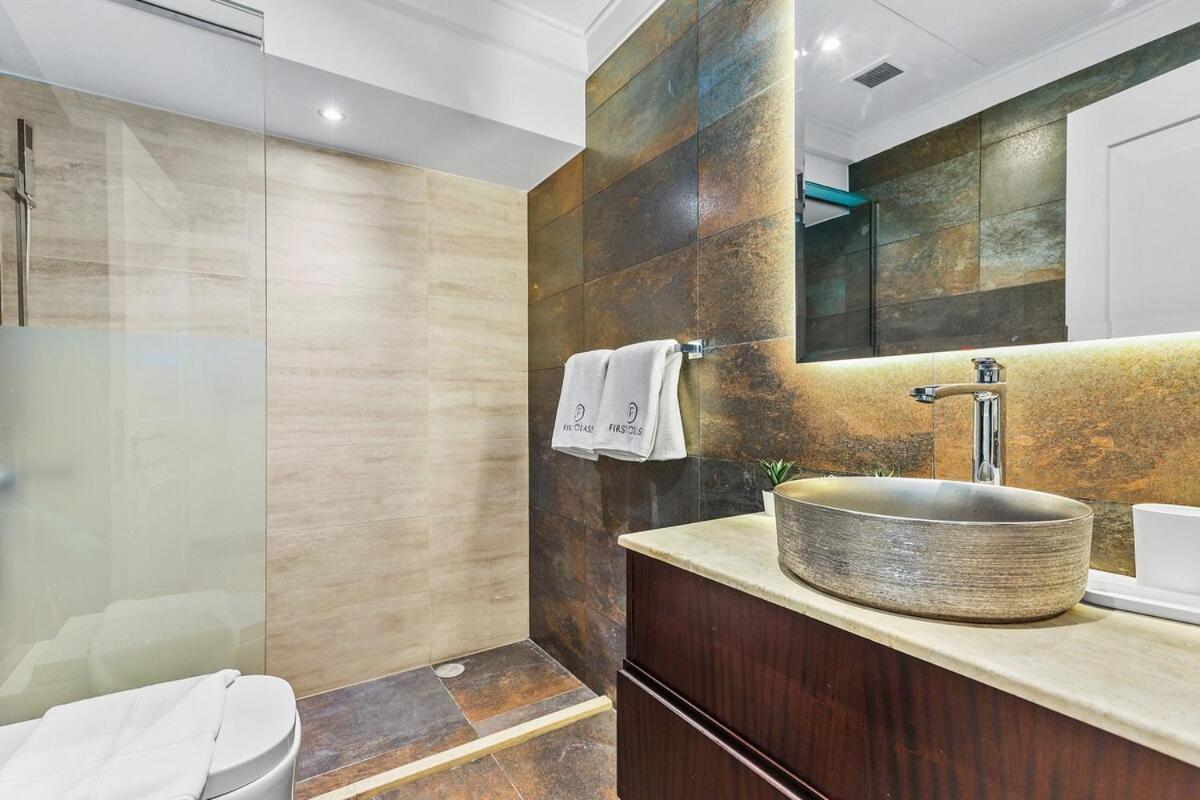 First Class Exceptional Penthouse Living In Jbr Dubai