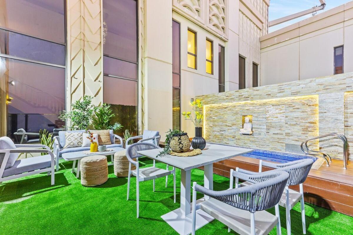 First Class Exceptional Penthouse Living In Jbr Apartment *