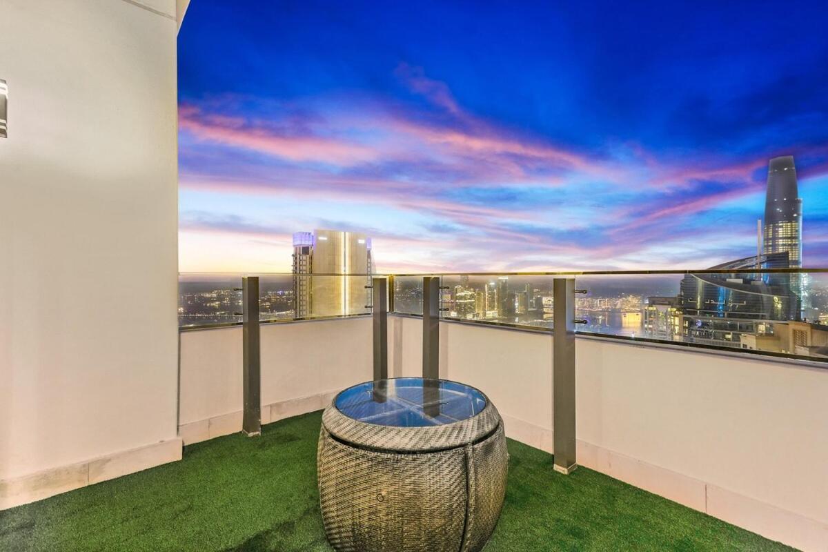 First Class Exceptional Penthouse Living In Jbr Apartment