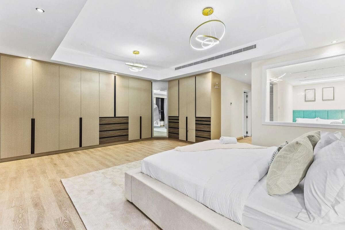 First Class Exceptional Penthouse Living In Jbr