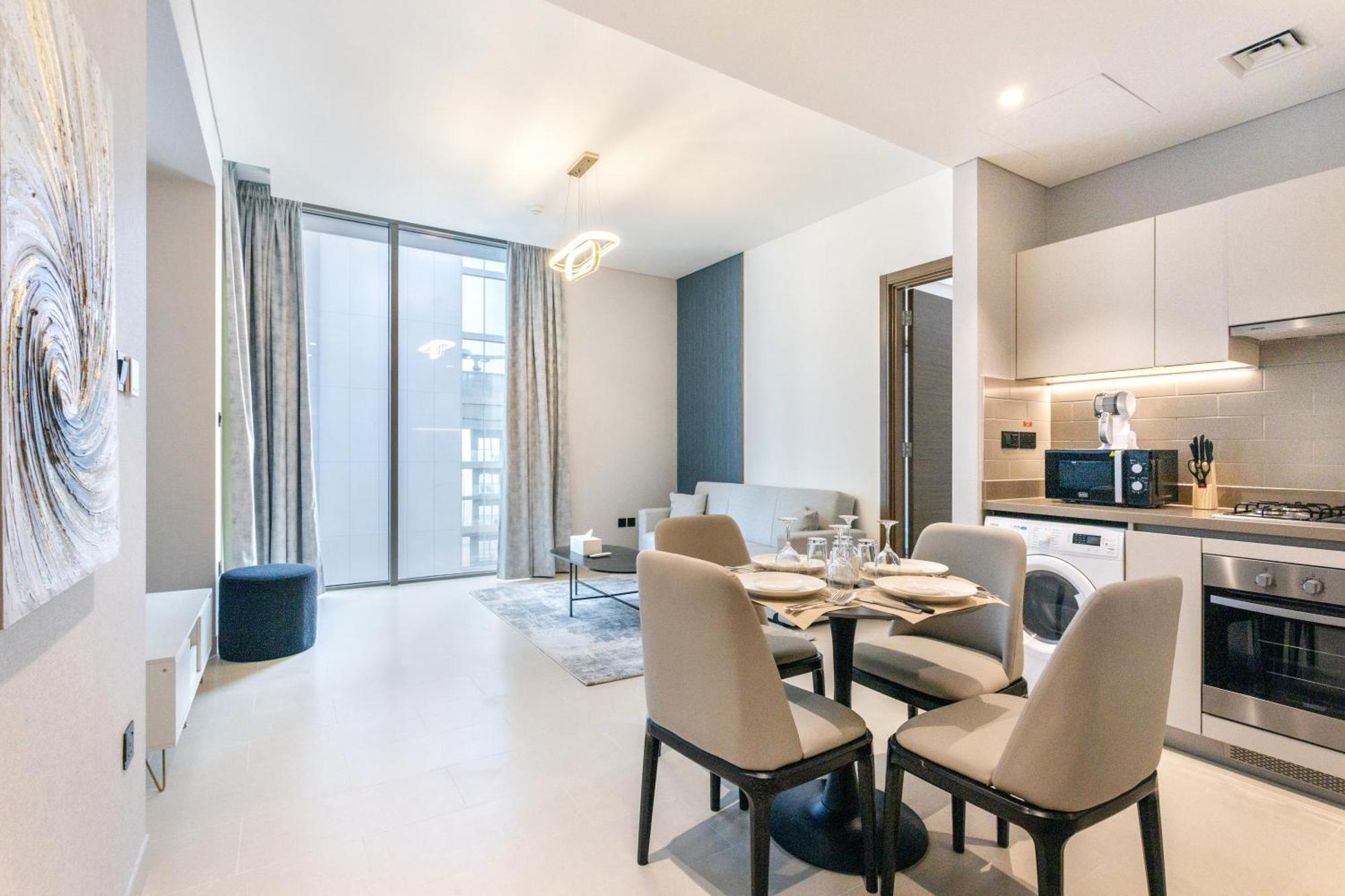 By Latinem Luxury 2br Cv A2813 Near Downtown Dubai