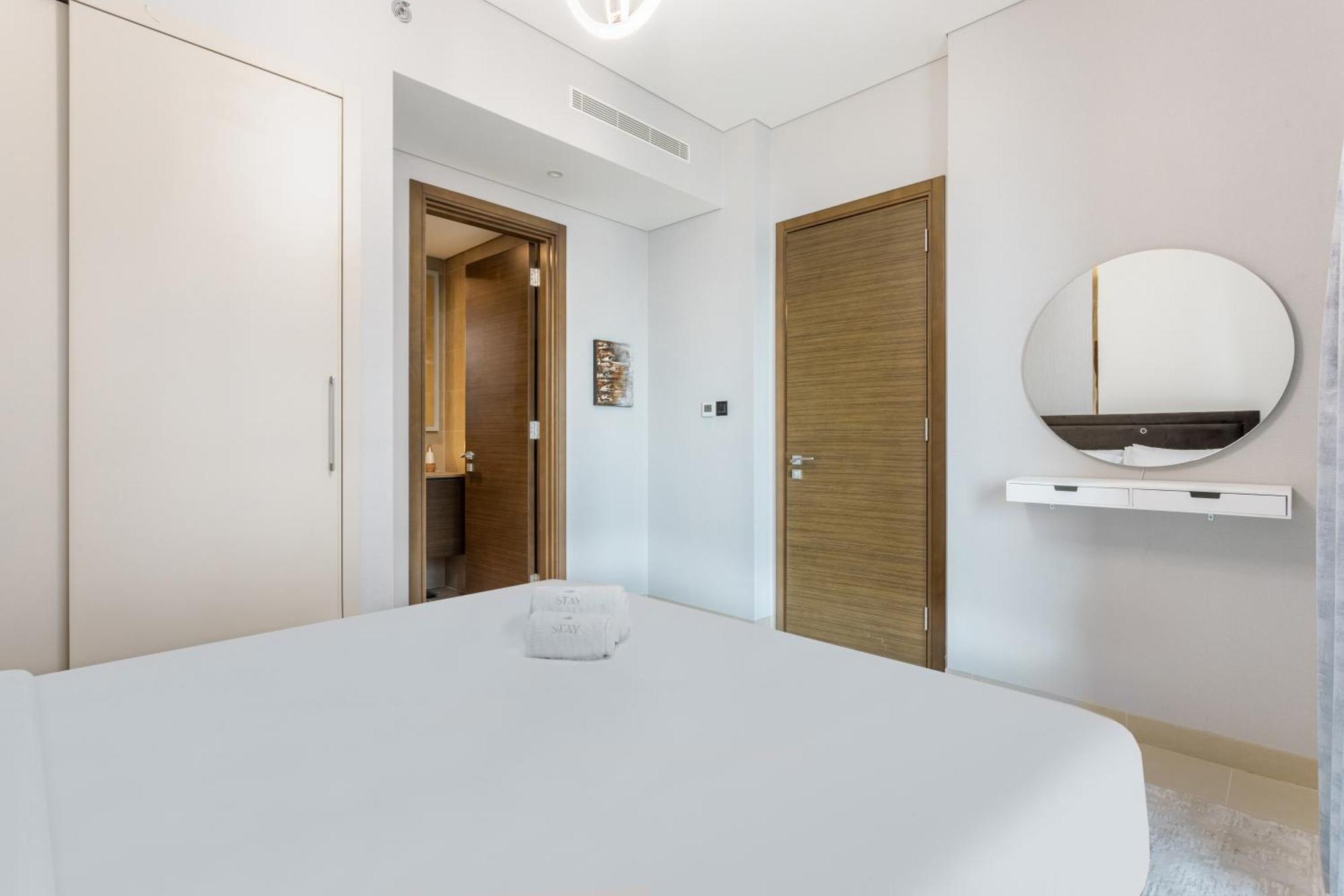 By Latinem Luxury 2br Cv A2813 Near Downtown Dubai