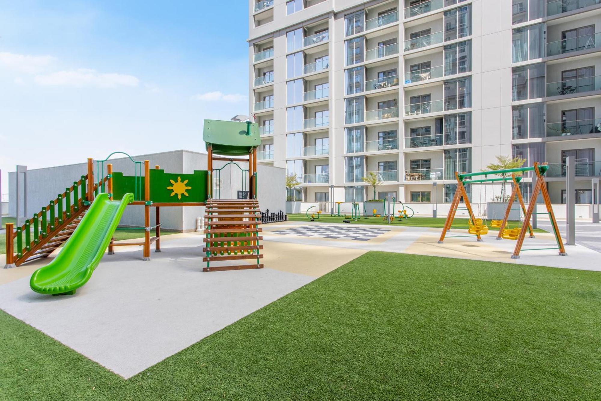 By Latinem Luxury 2br Cv A2813 Near Downtown Dubai