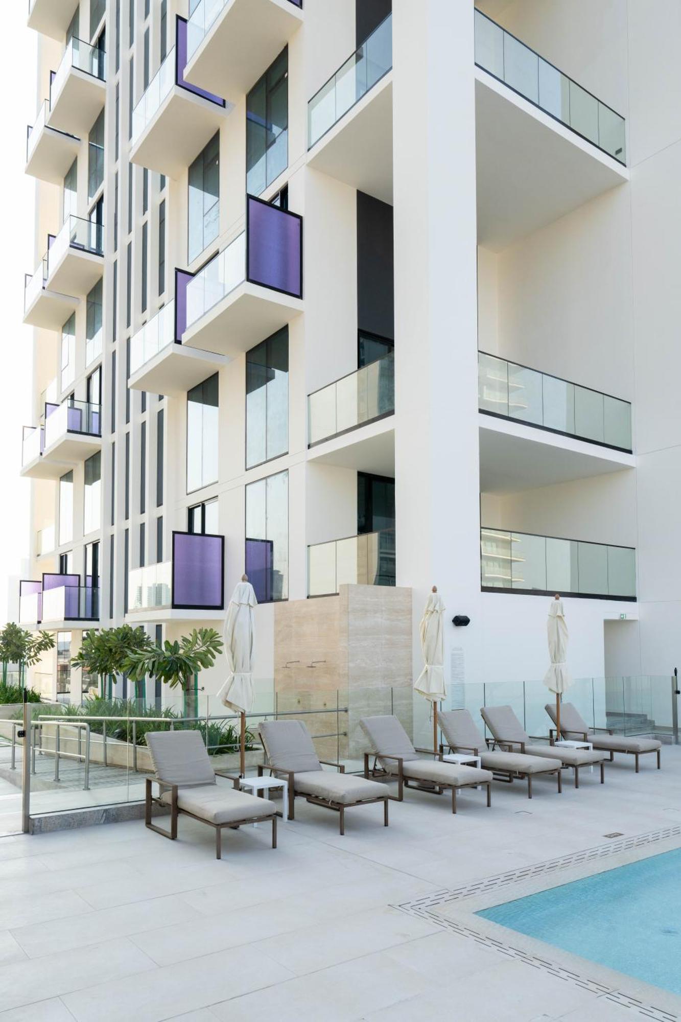 Smart 2br With Private Pool In Jvc *