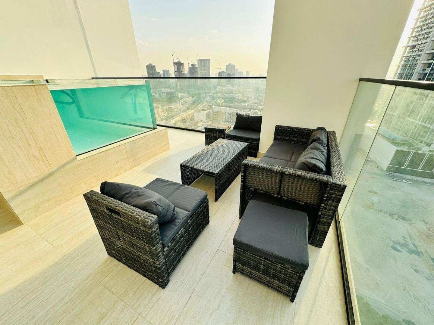 Smart 2br With Private Pool In Jvc * Dubai