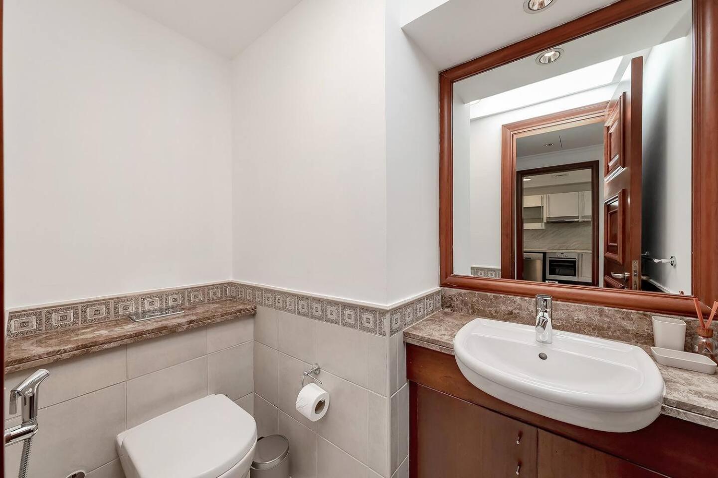 Luxe 2br Golden Mile 5sleeps 6beach Access Apartment Dubai