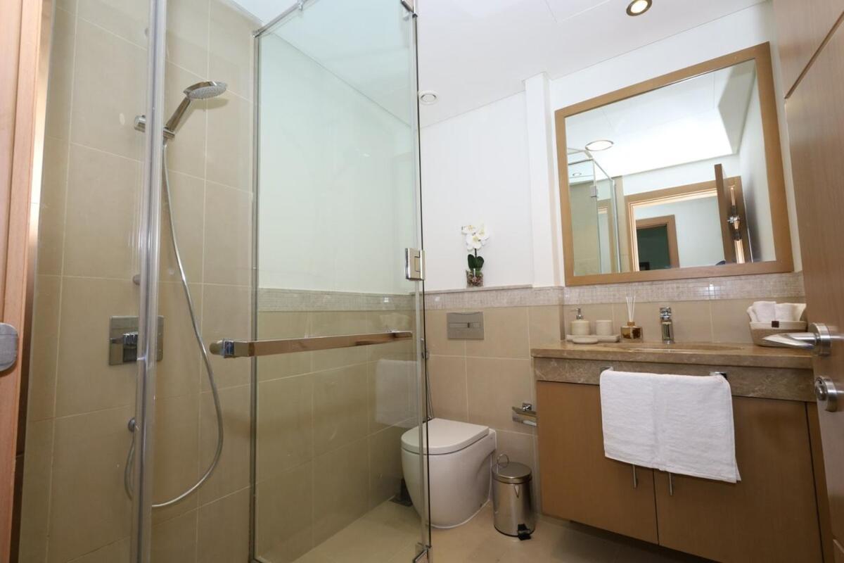 Lux 2 Bed In Downtown W Mall Access Apartment *