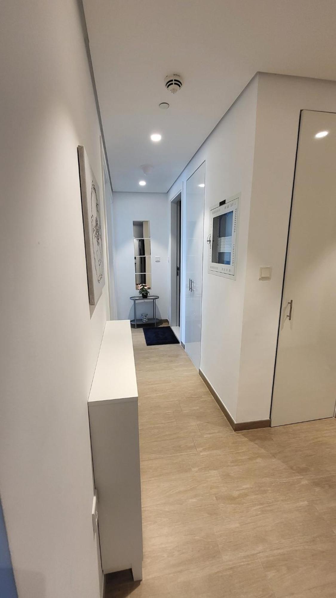 Modern 2br -5min To Metro & Festival Mall- 1211 Apartment Dubai