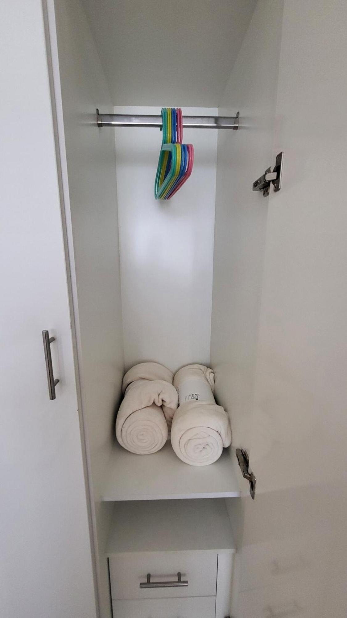Apartment Modern 2br -5min To Metro & Festival Mall- 1211 *