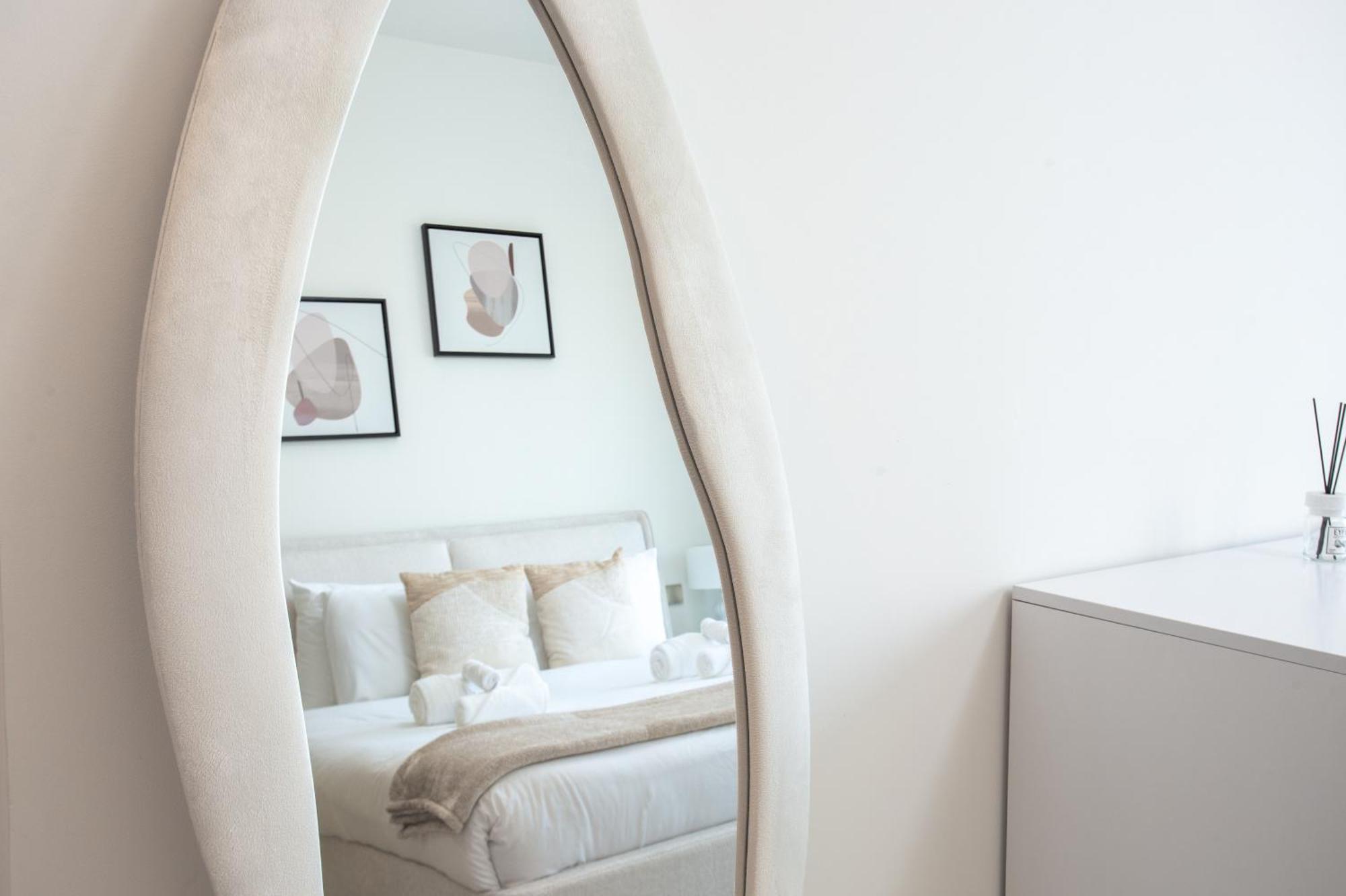 Prime Downtown Location 2br Burj Royale Apartment