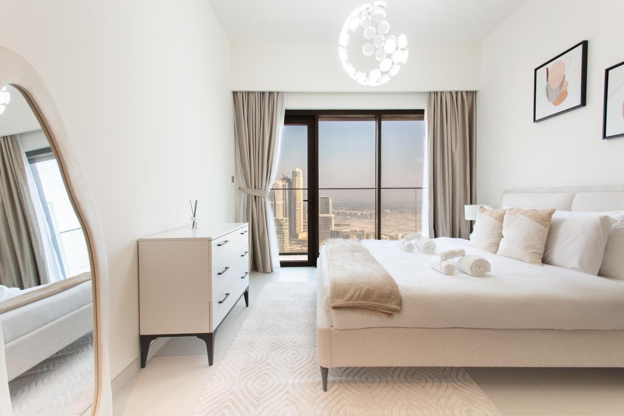 Prime Downtown Location 2br Burj Royale Apartment *