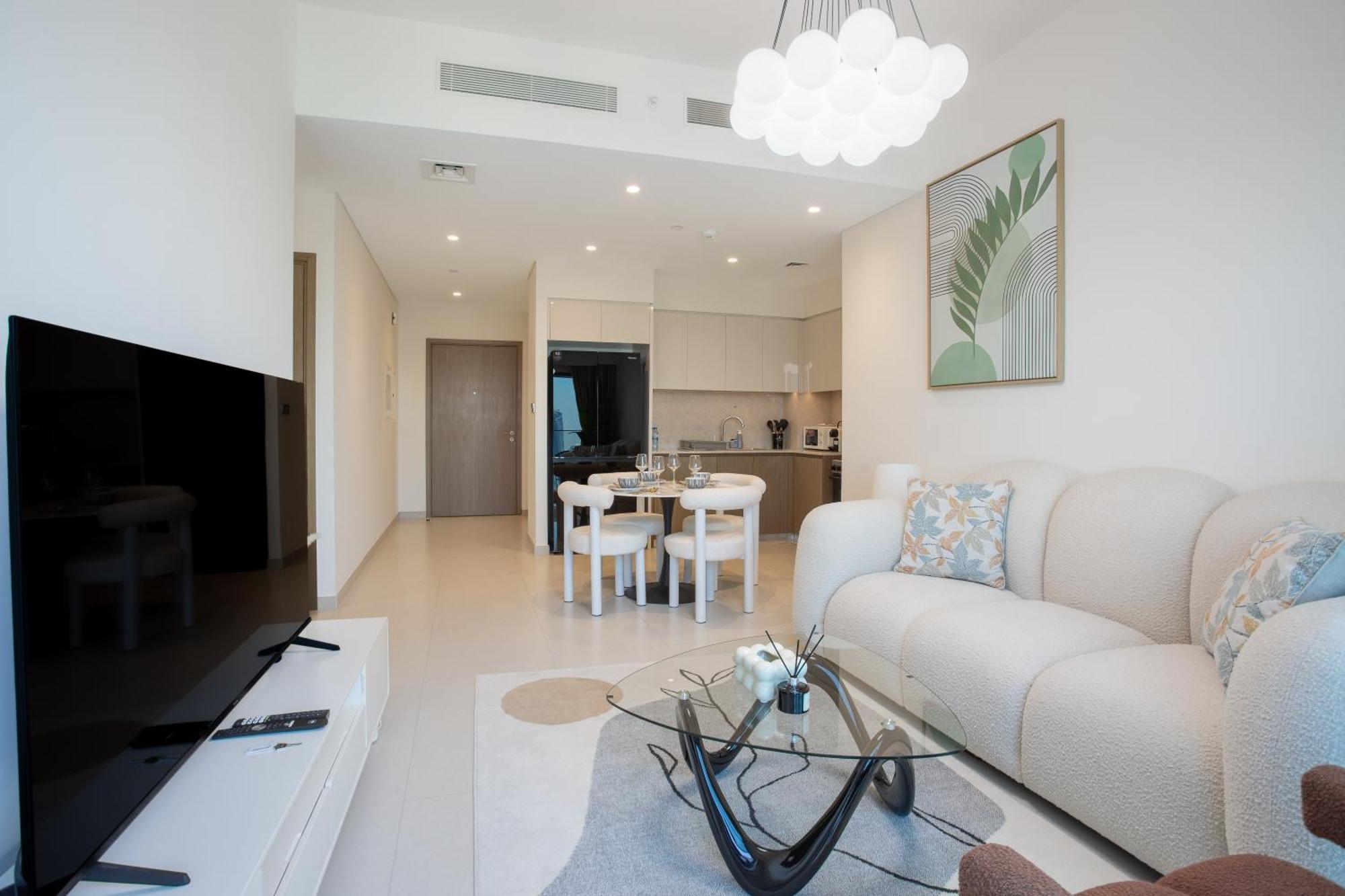 Prime Downtown Location 2br Burj Royale * Dubai