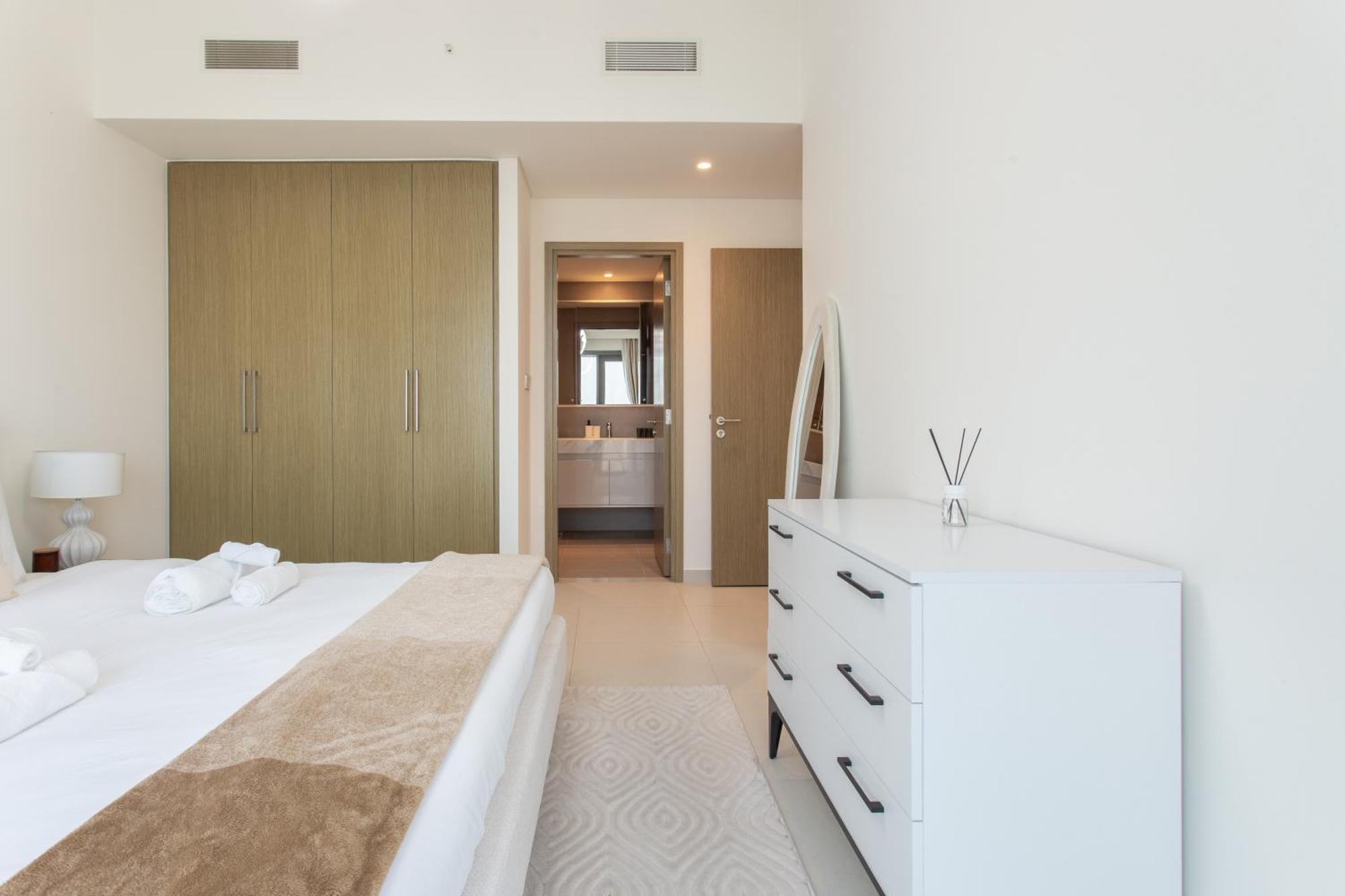 Apartment Prime Downtown Location 2br Burj Royale Dubai