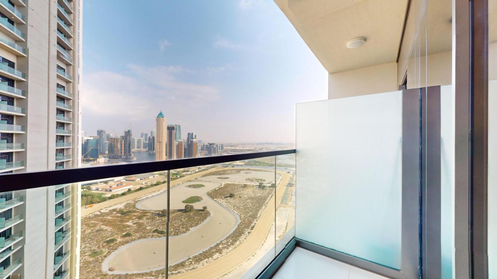 Aykon - Glamorous Two Bedroom In Business Bay Dubai