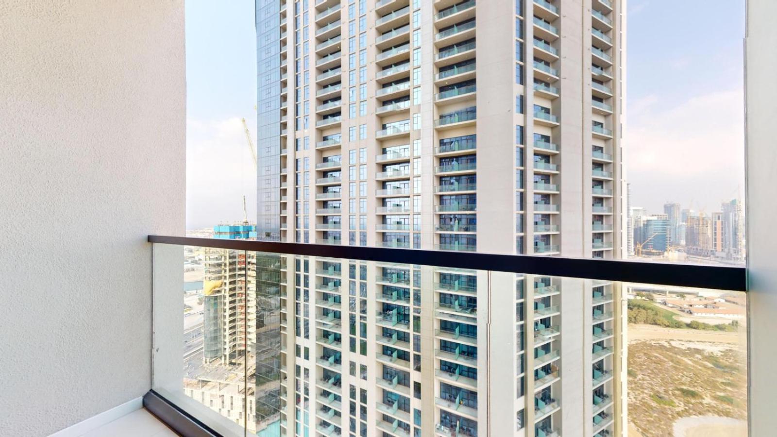 Aykon - Glamorous Two Bedroom In Business Bay *