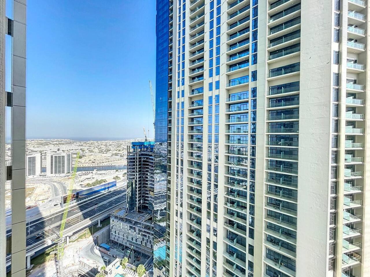 Aykon - Glamorous Two Bedroom In Business Bay * Dubai