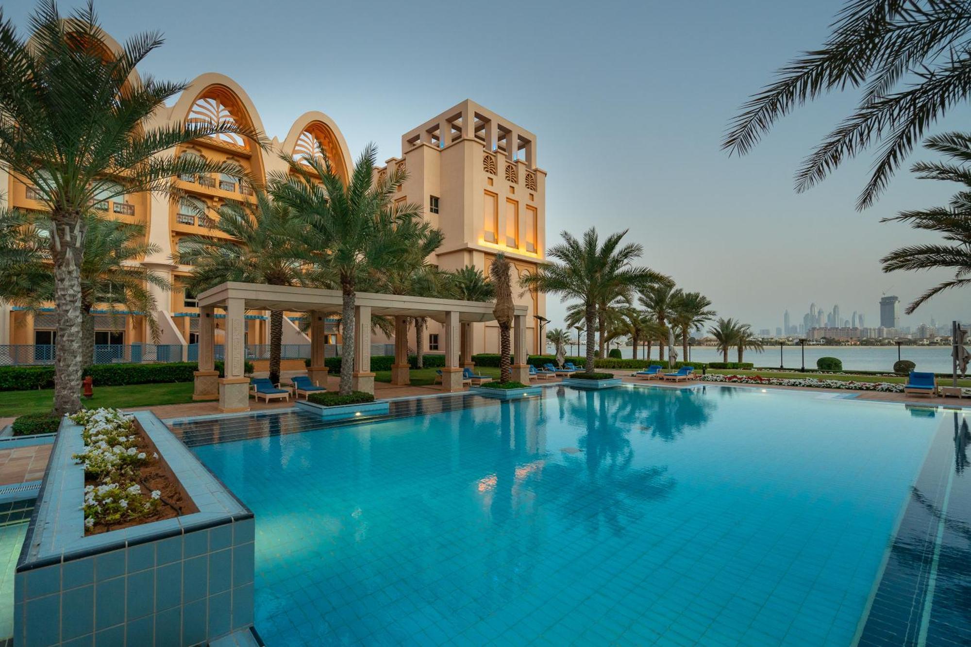 Amazing Beachfront Apartments Near Atlantis Waterpark By Simply Comfort Sarai Palm Jumeirah Dubai