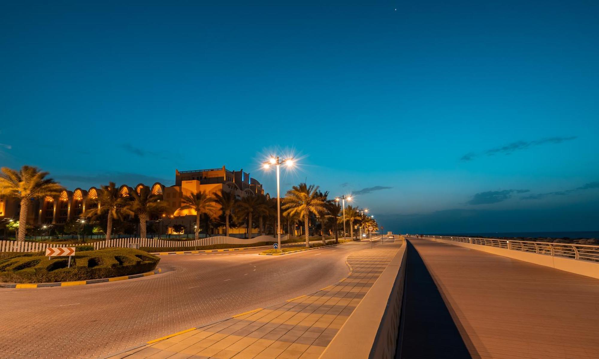 Apartment Amazing Beachfront Apartments Near Atlantis Waterpark By Simply Comfort Sarai Palm Jumeirah