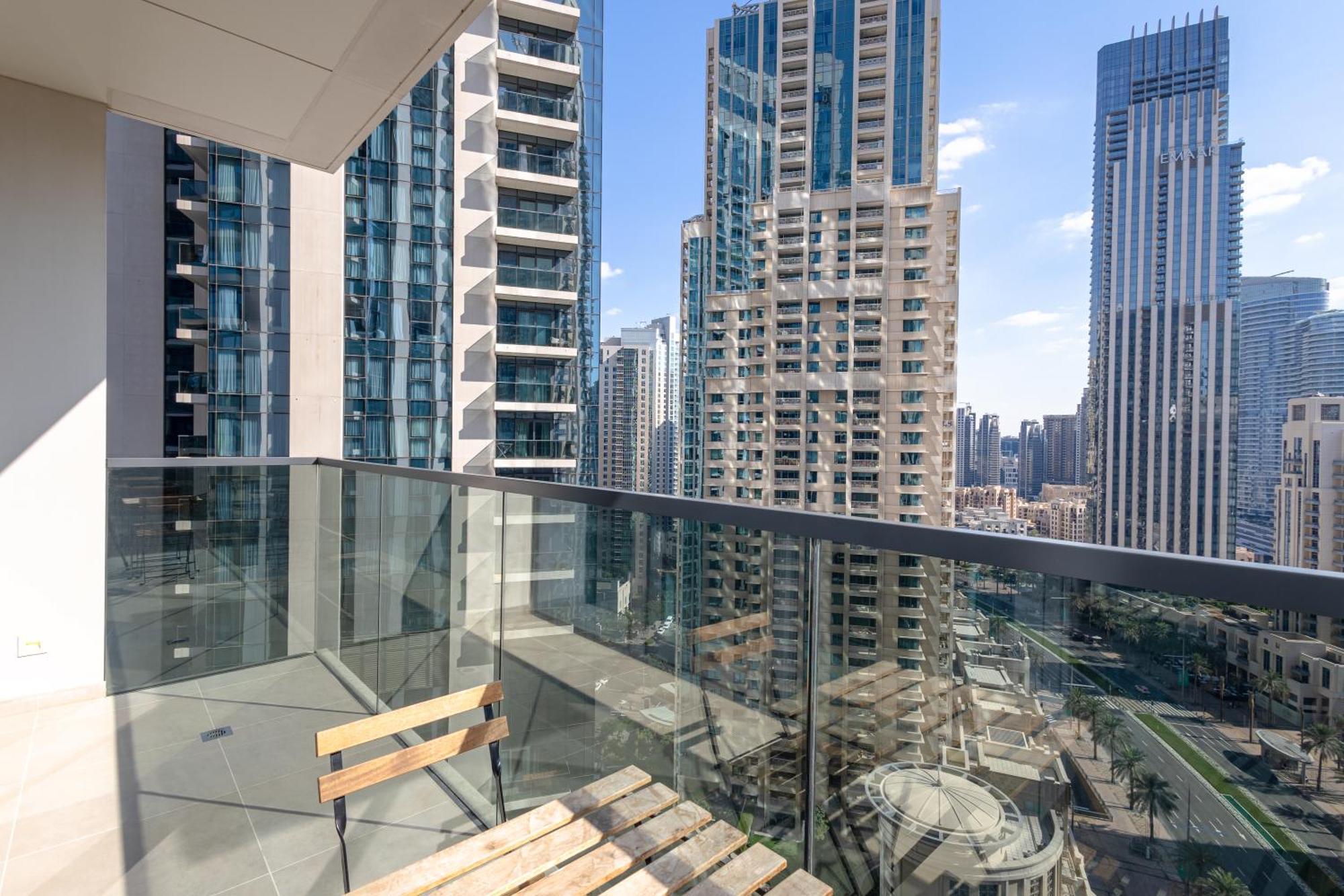 Apartment Steps To Mall & Burj, Ideal In Downtown *