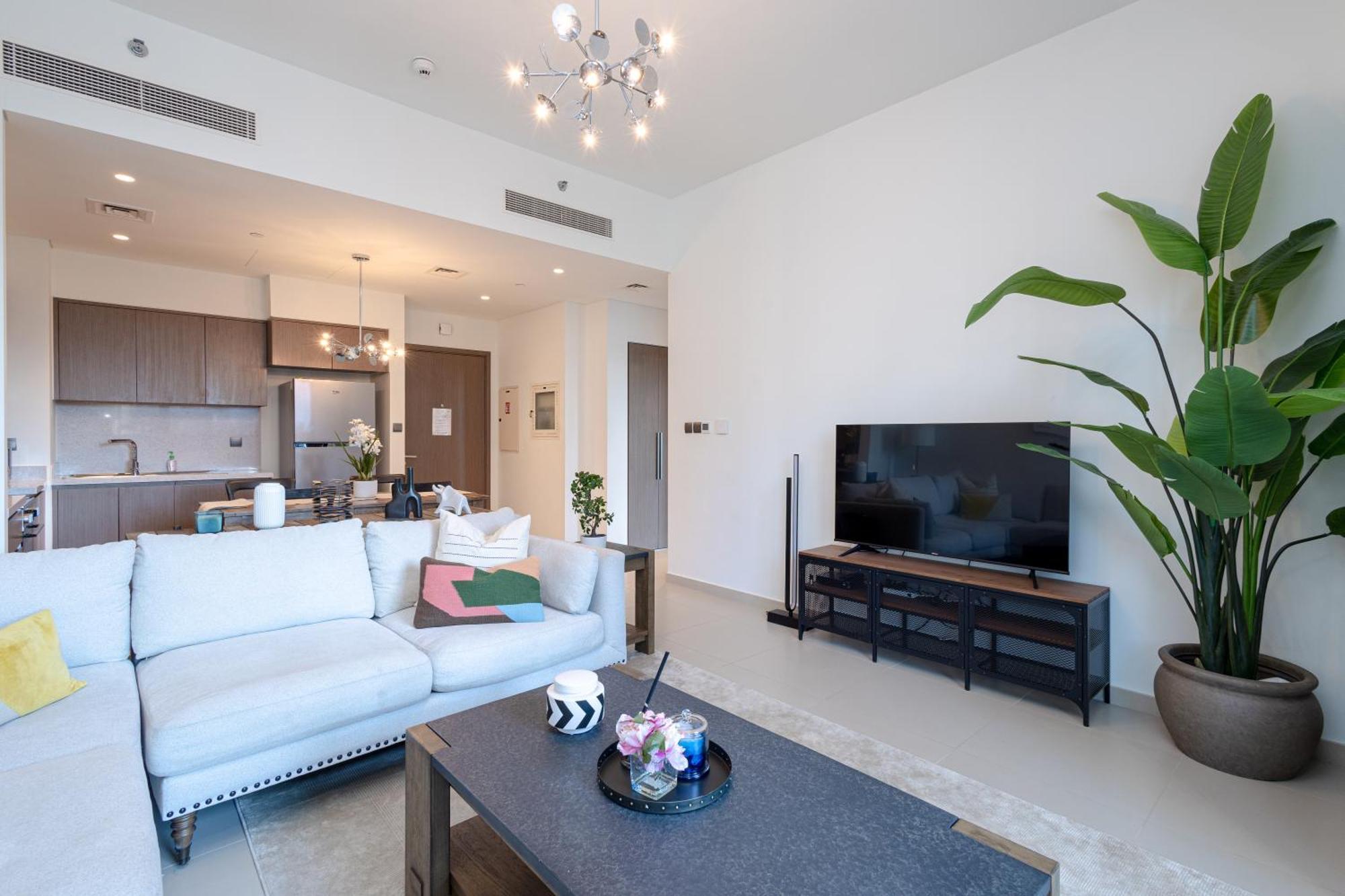 Apartment Steps To Mall & Burj, Ideal In Downtown *