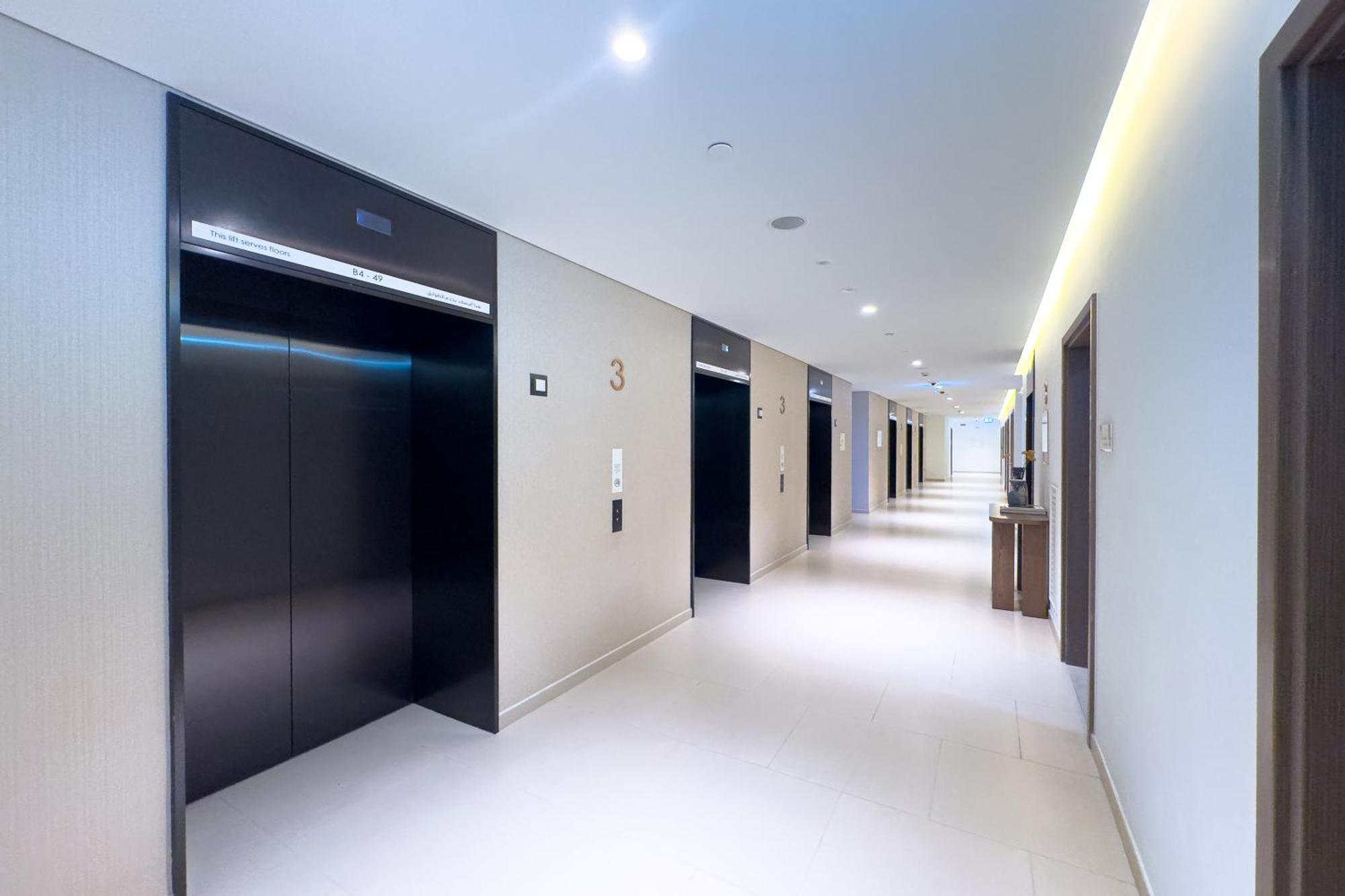 Apartment Steps To Mall & Burj, Ideal In Downtown Dubai