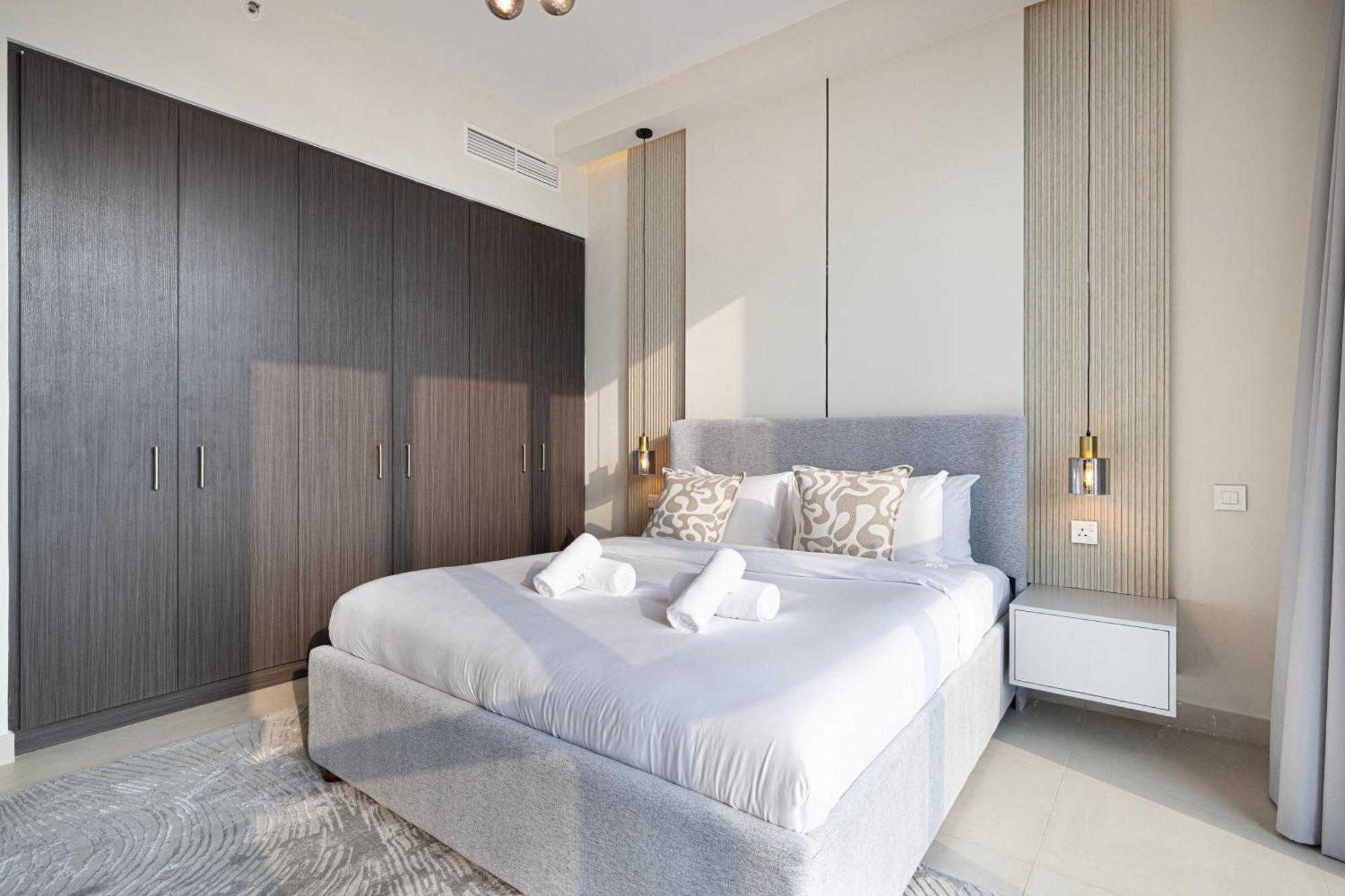 Apartment Stunning Burj Views New Luxe 2br Mall Access Dubai