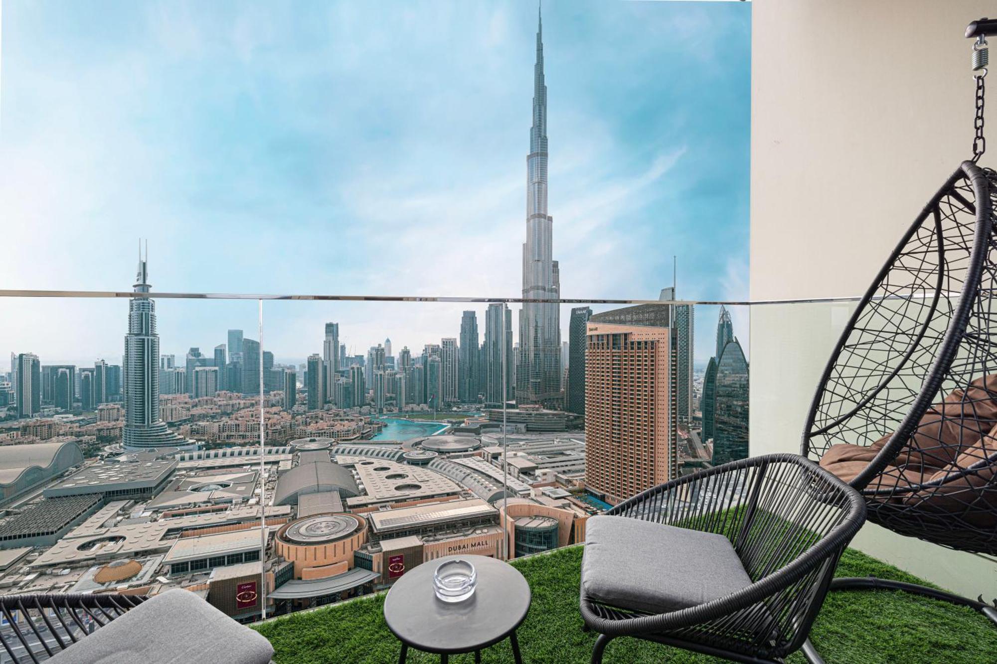 Stunning Burj Views New Luxe 2br Mall Access *