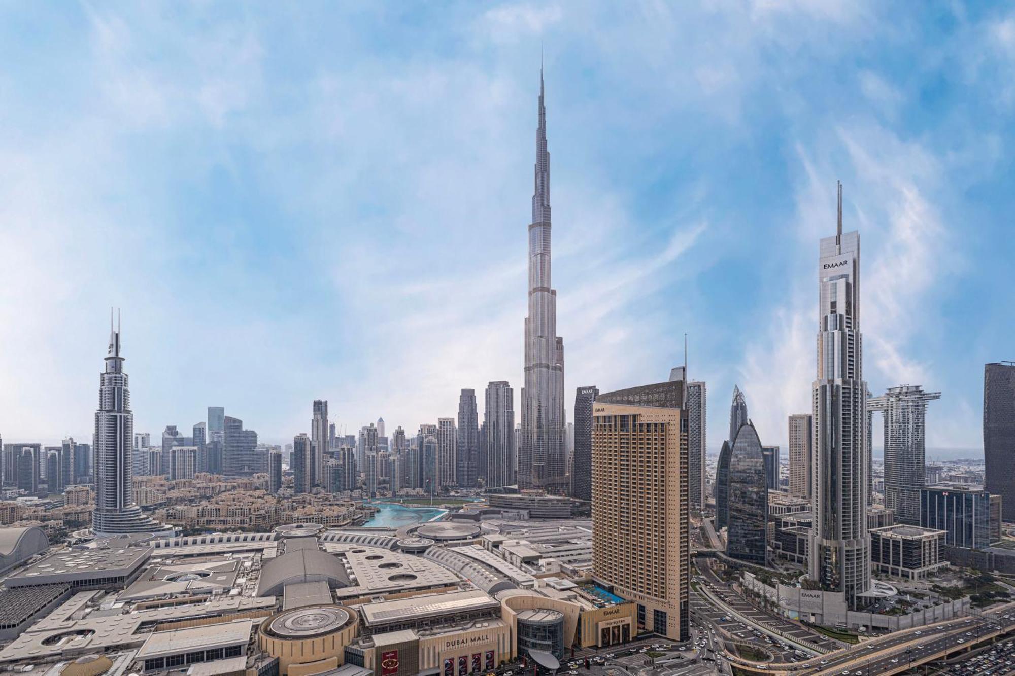 Apartment Stunning Burj Views New Luxe 2br Mall Access *