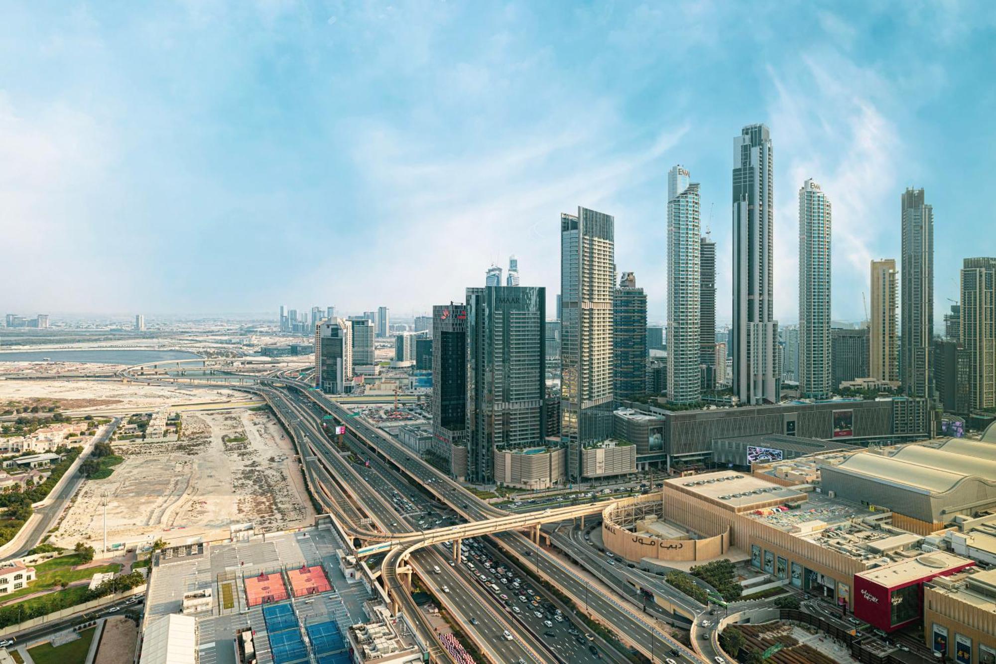 Stunning Burj Views New Luxe 2br Mall Access