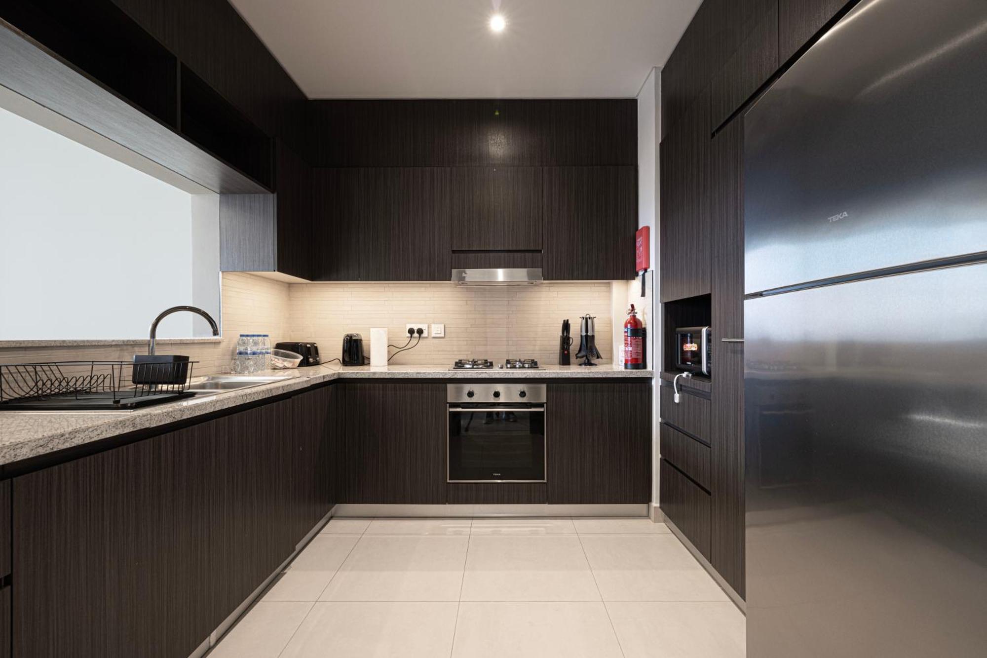 Apartment Stunning Burj Views New Luxe 2br Mall Access *
