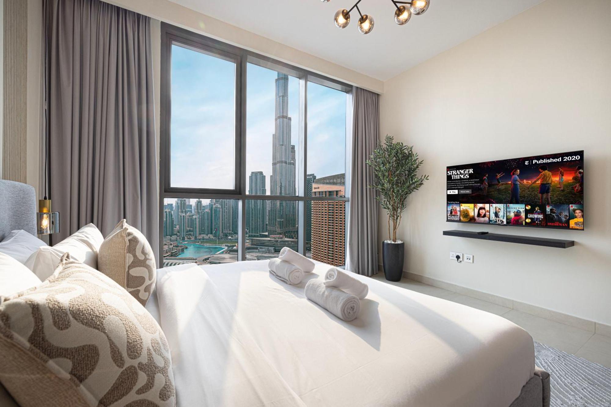 Apartment Stunning Burj Views New Luxe 2br Mall Access