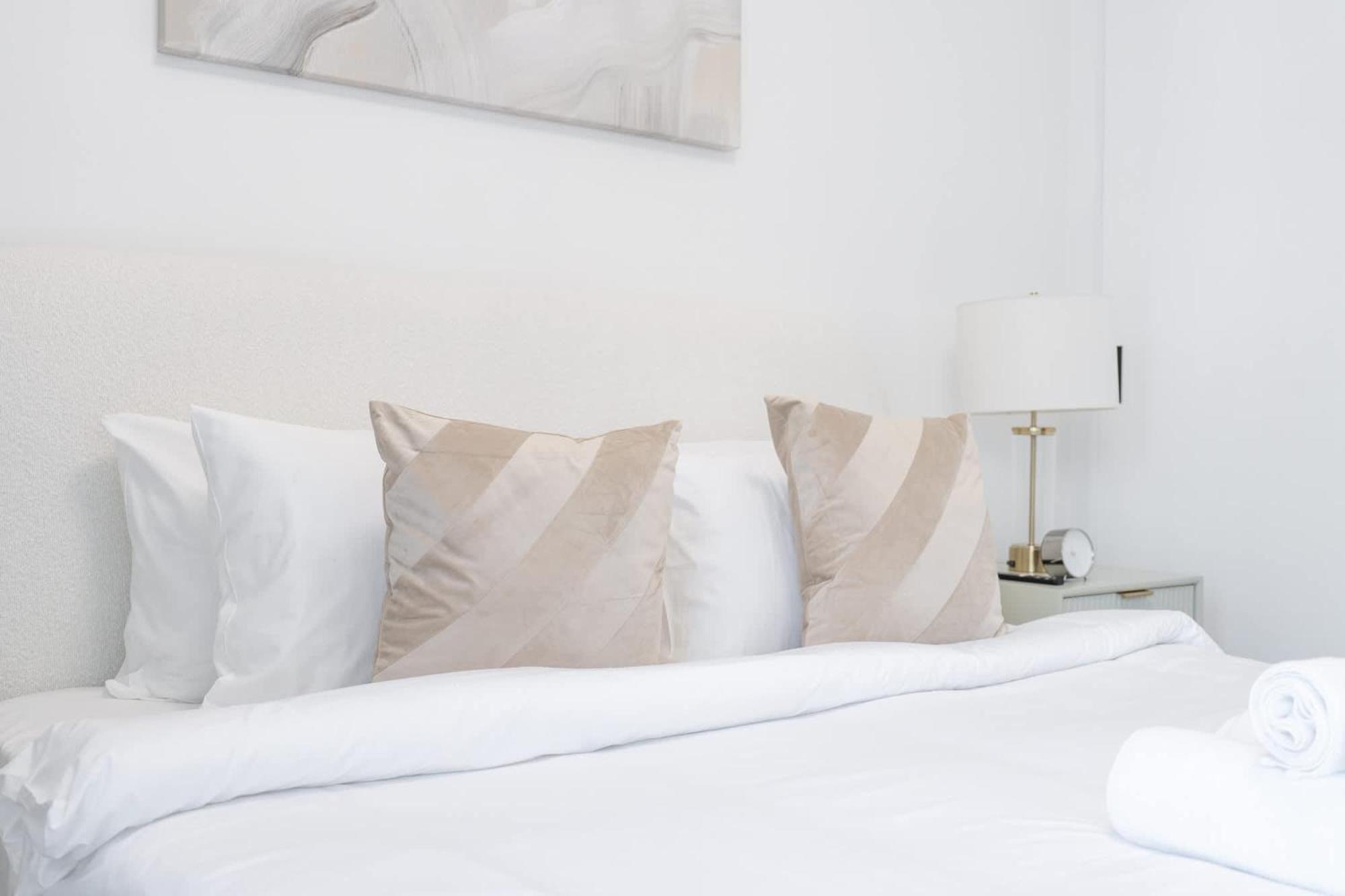 Bright And Airy 1-bedroom Perfect For 4 In Marina Apartment *
