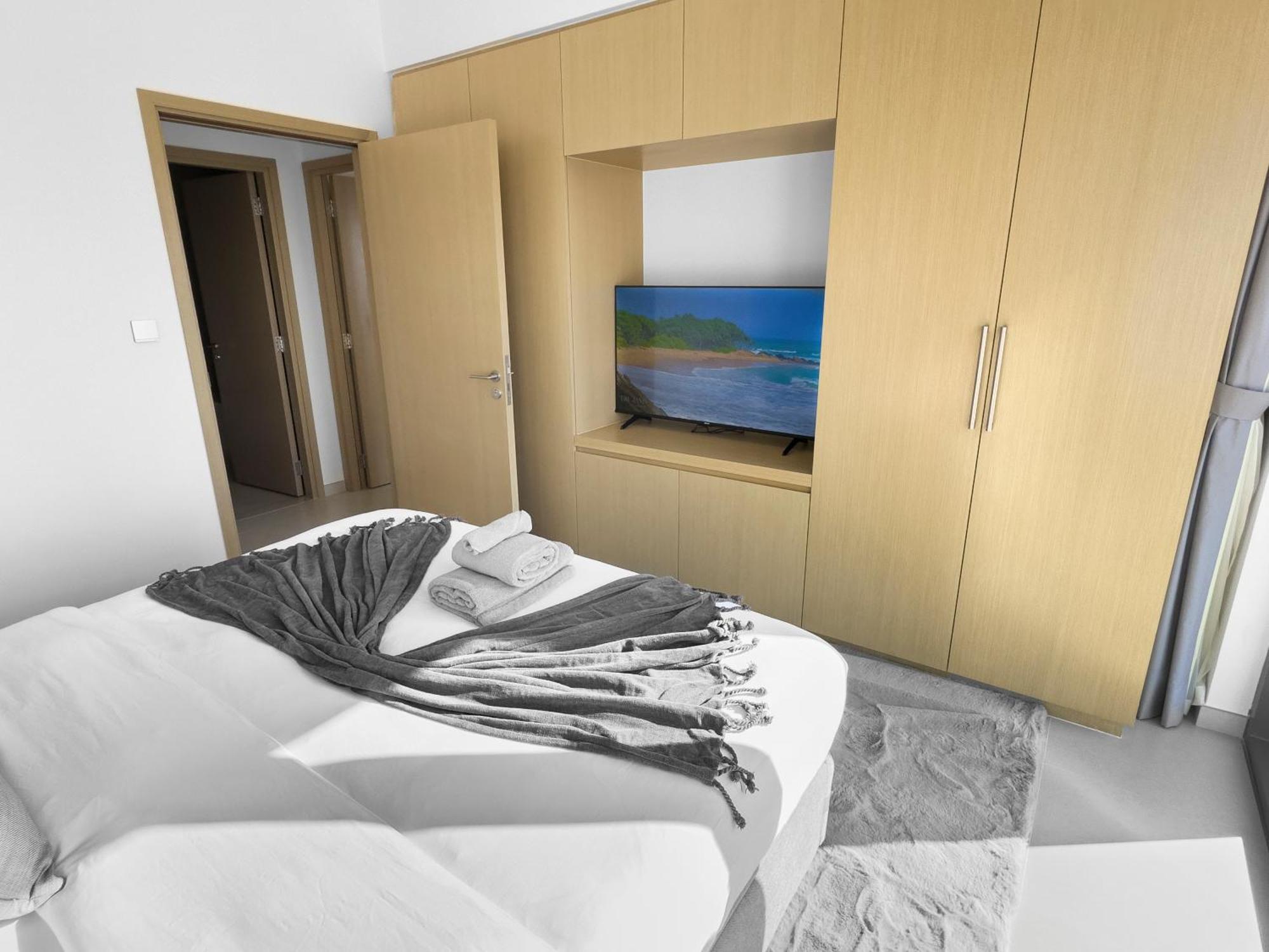 View In And Burj Khalifa View - 2 Bedroom - 3 Beds Apartment