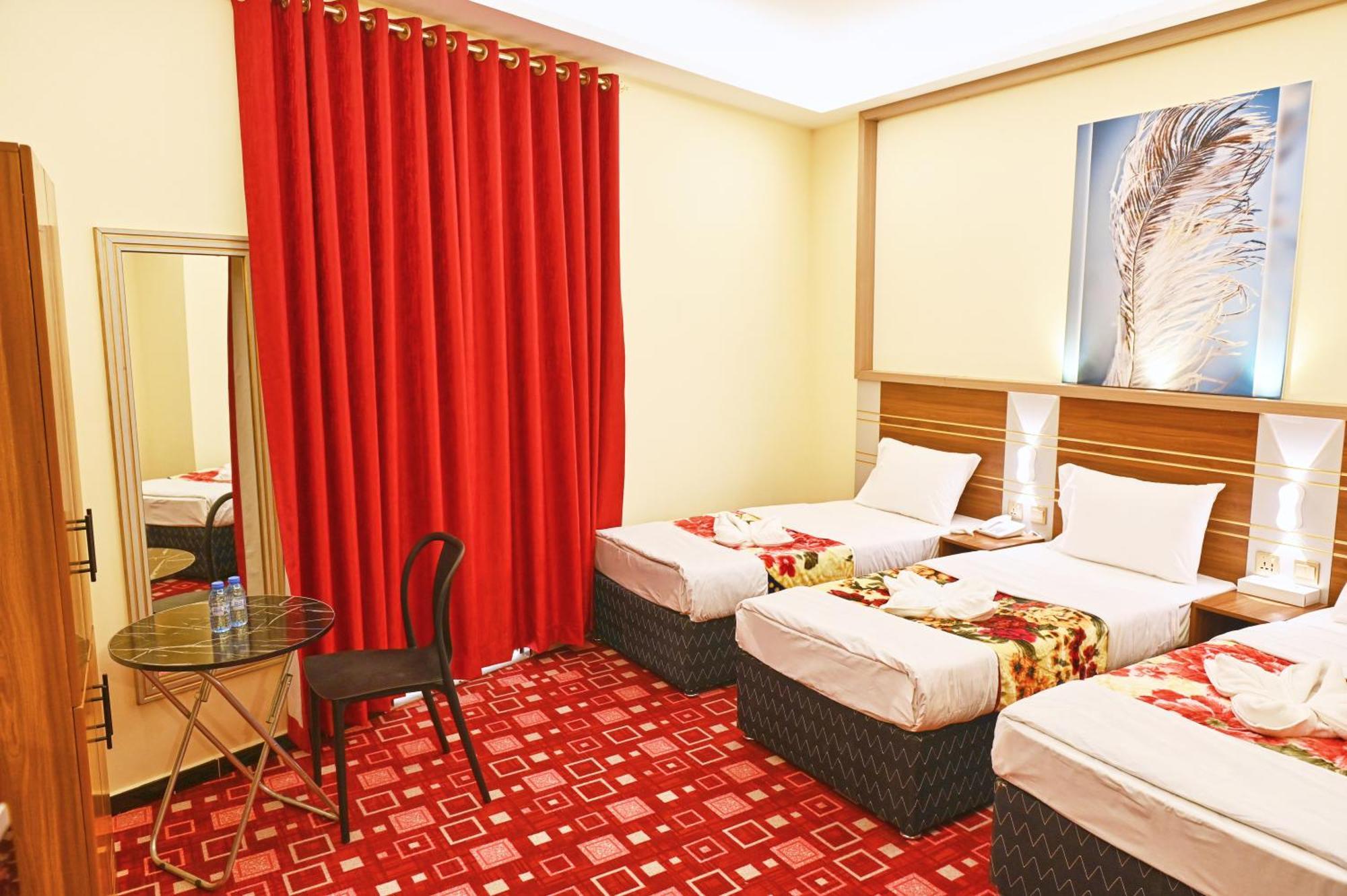 Hotel Tanha Palace