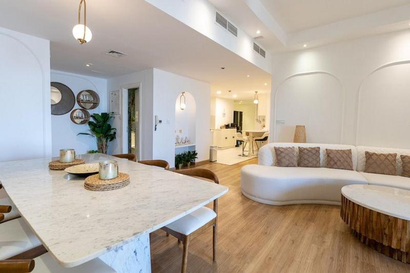 Sunrise To Sunset, Magnificent Ain Views From Your Spacious 3br Maids By Petals Homes