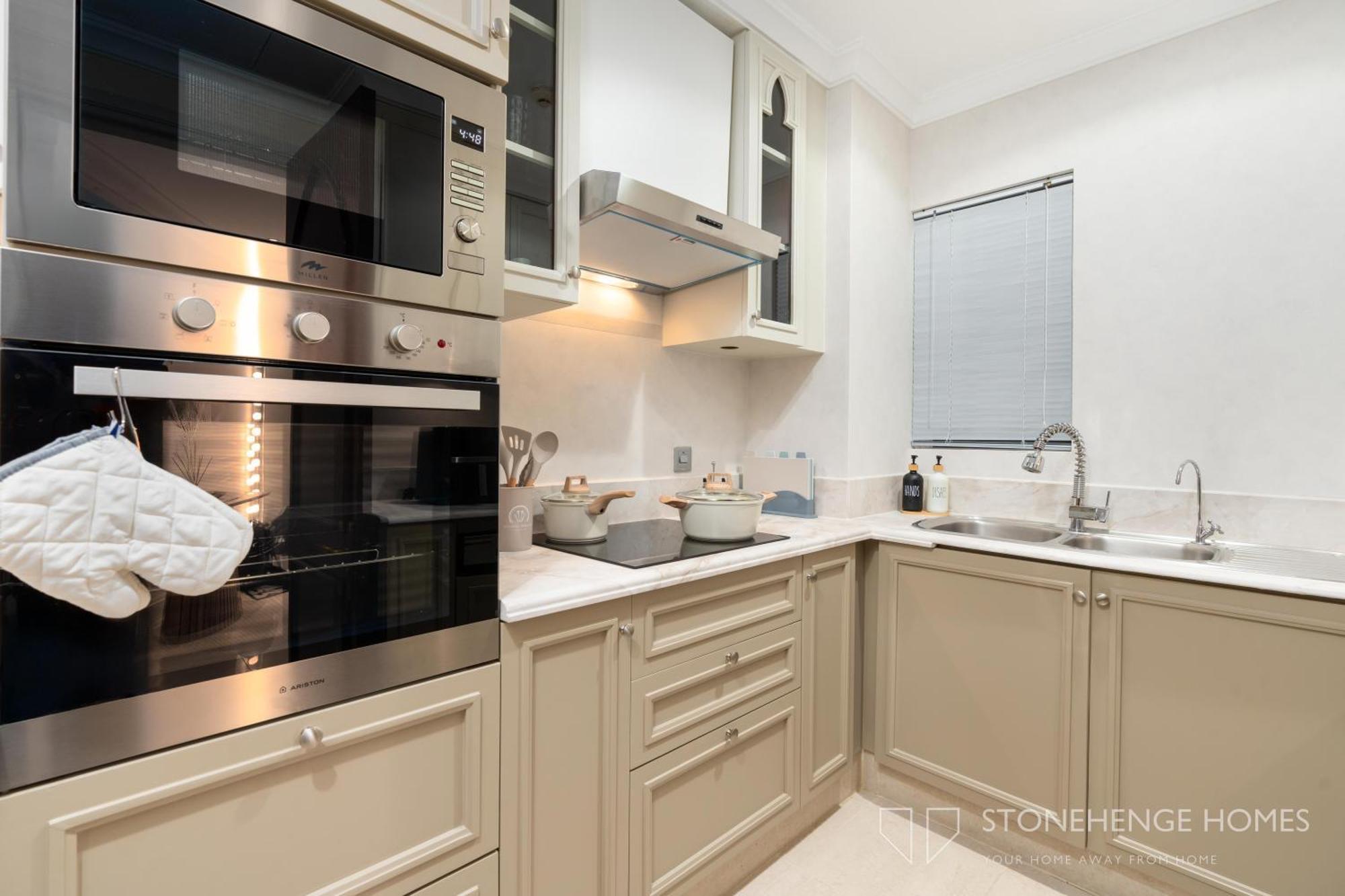 Lux & Cozy 1 Bedroom Steps Away From Burj Khalifa & Mall Apartment Dubai