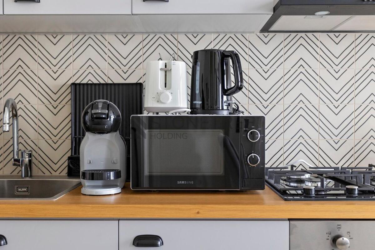 Apartment Modern 1br At Collective Tower 1 Near Hills Mall