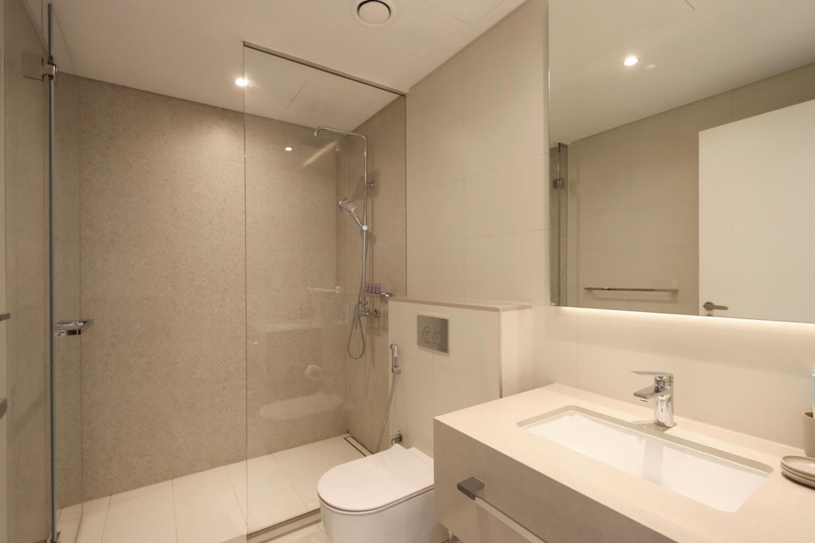 Livbnb-1br Beachfront Escape In La Vie, Jbr Apartment Dubai