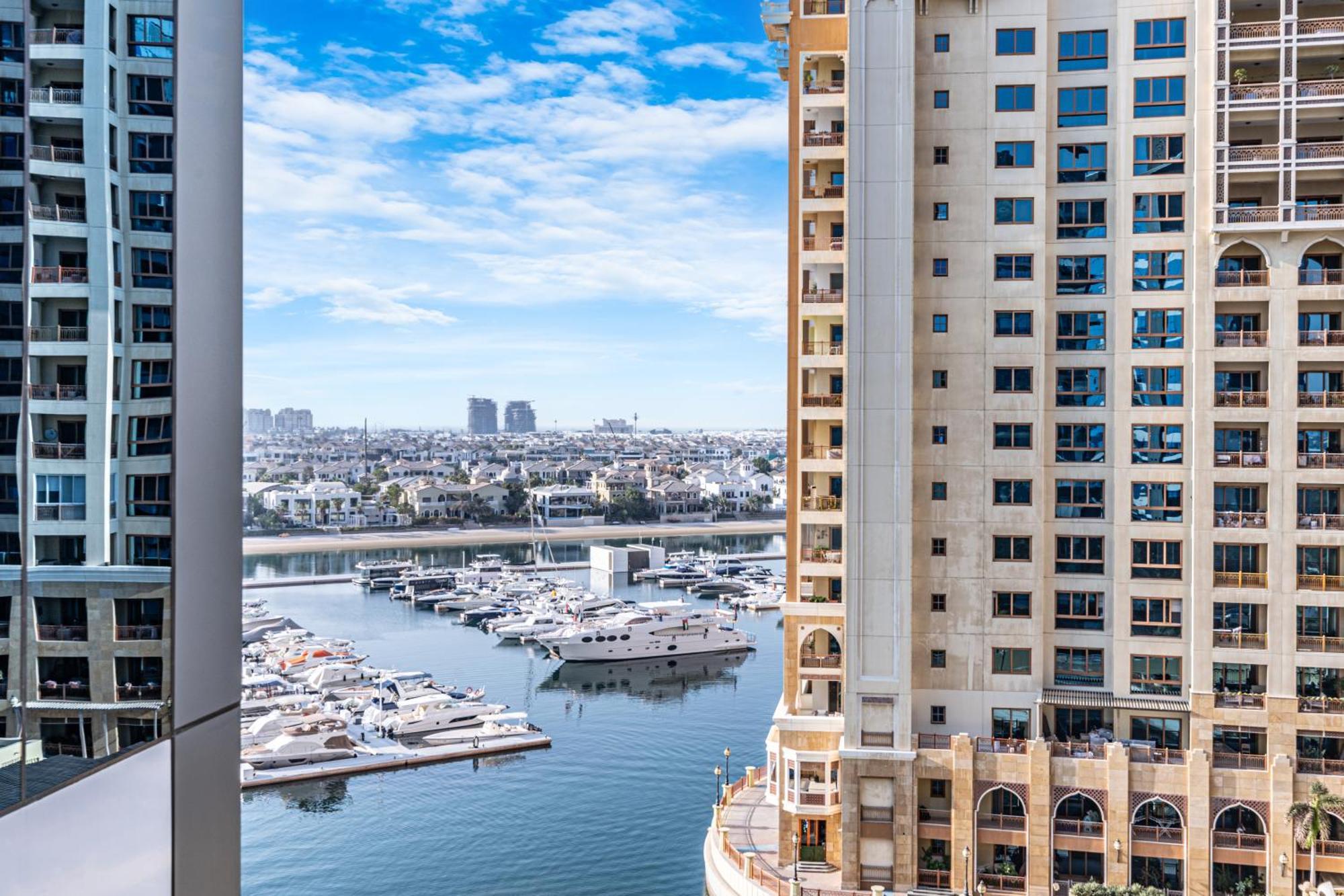 Palm Next To Nakheel Mall With Private Apartment *