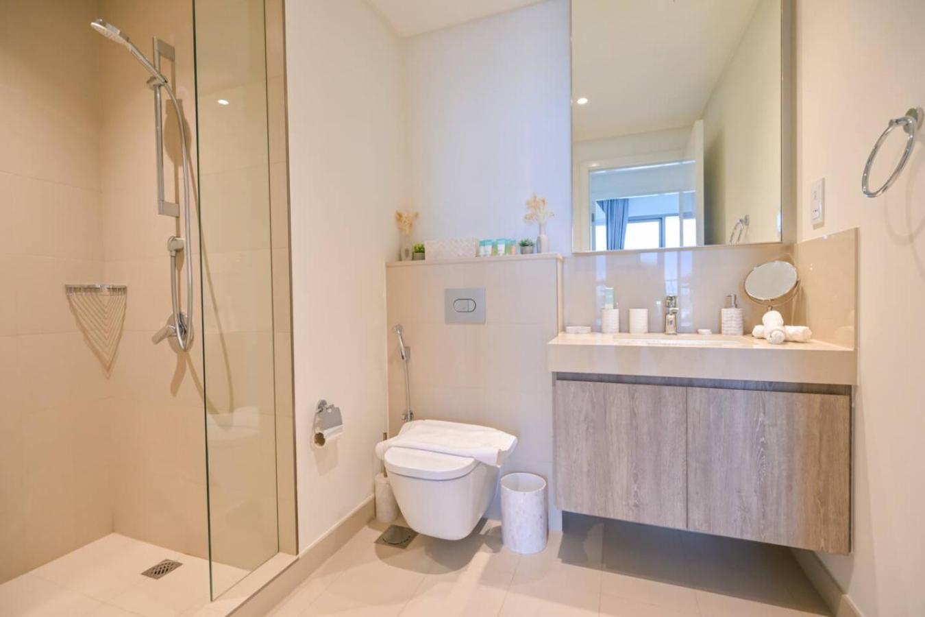 Elegant 2br In Downtown Views - 1 Min To Mall Zabeel Apartment *